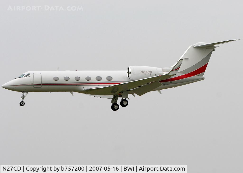 N27CD, 1990 Gulfstream Aerospace G-IV C/N 1136, On final for rw 33L.
