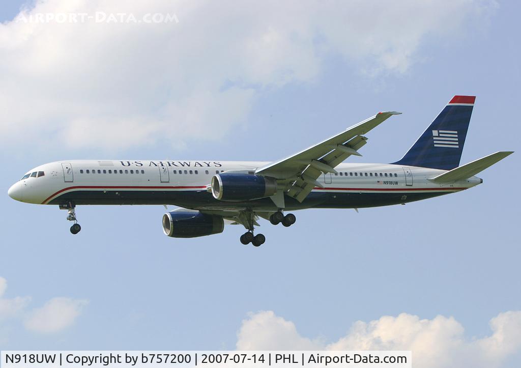 N918UW, 1982 Boeing 757-225 C/N 22196, Final approach for rw 27R.