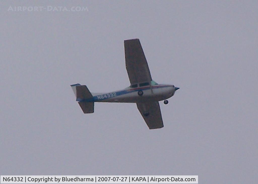 N64332, 1975 Cessna 172M C/N 17265172, Takeoff on 17L heading NW
