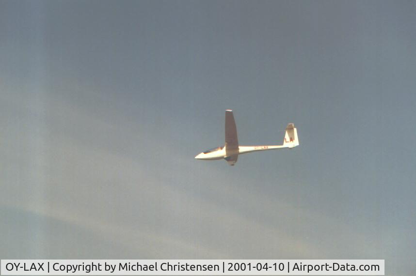 OY-LAX, 1986 Centrair C101A Pegase C/N 101A-0250, On the runway