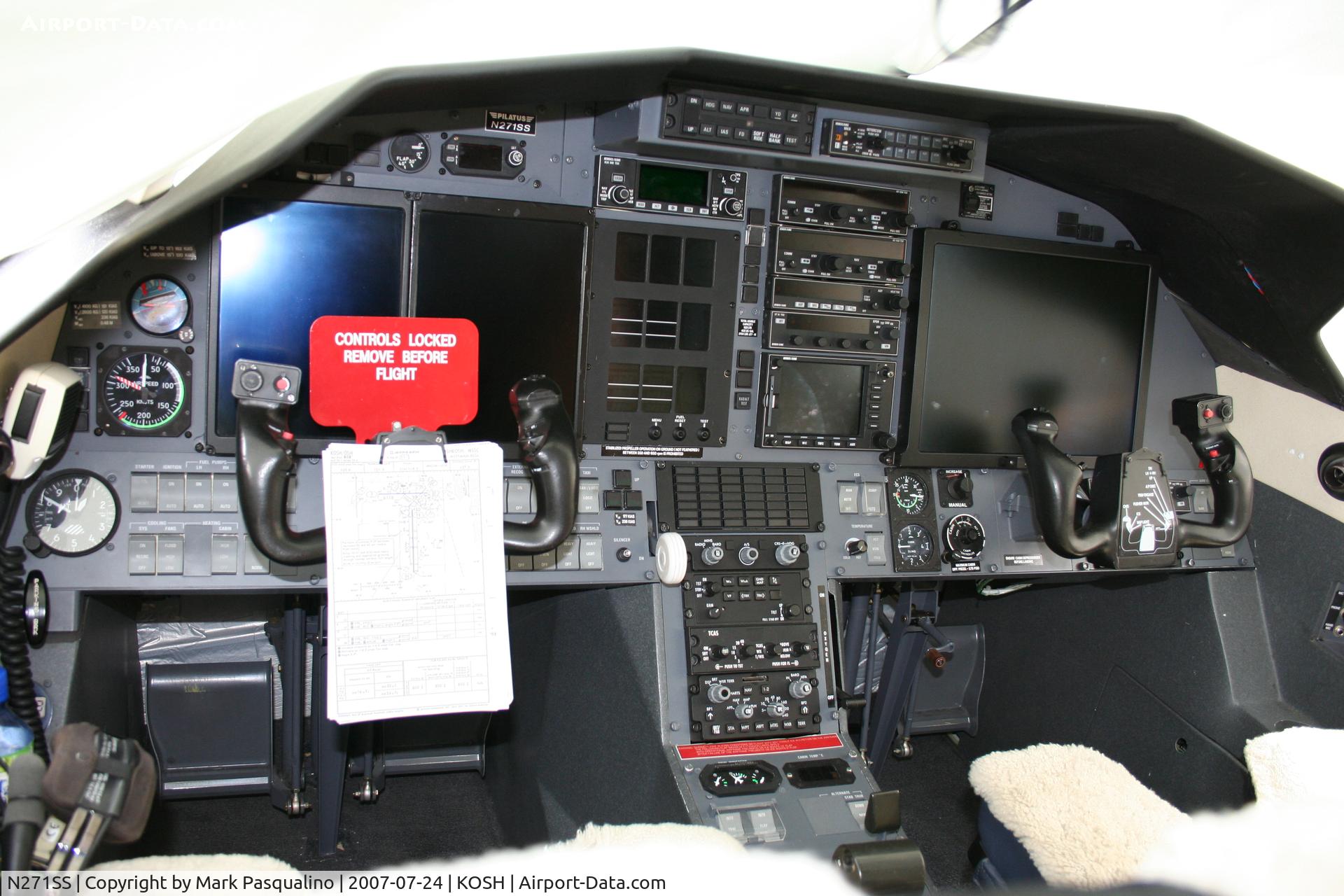 N271SS, 2000 Pilatus PC-12/45 C/N 306, PC-12