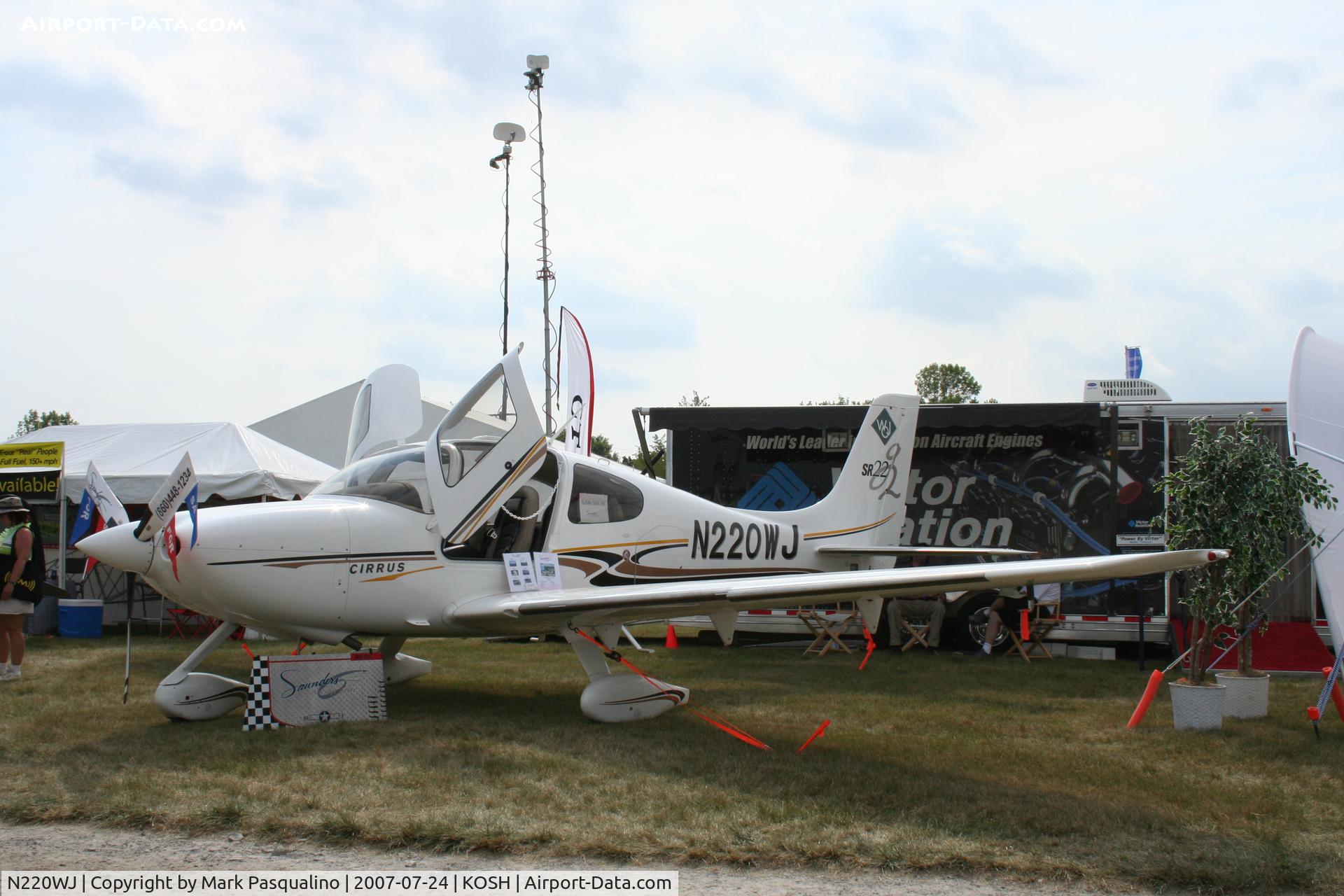 N220WJ, 2004 Cirrus SR22 C/N 0823, SR22