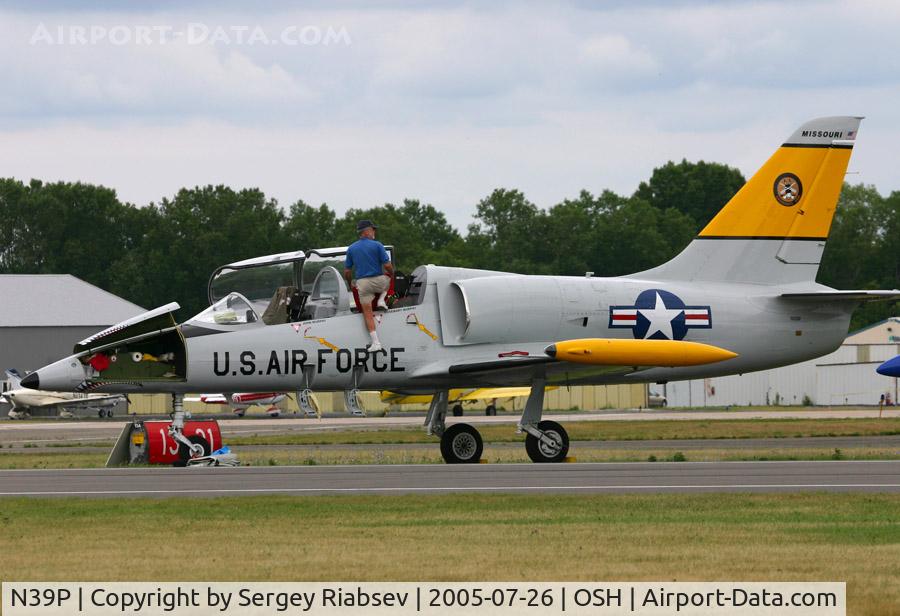 N39P, 1981 Aero L-39C Albatros C/N 131911, EAA AirVenture 2005
