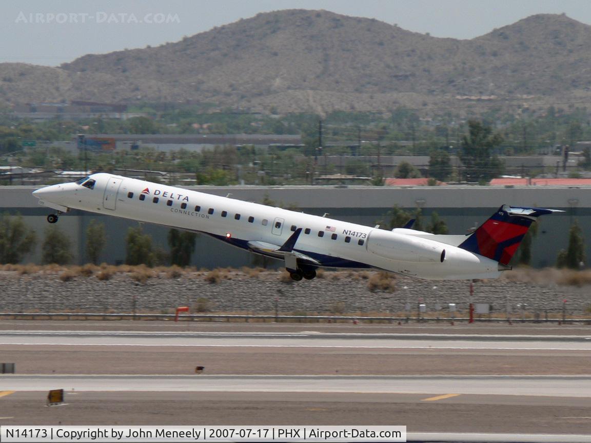 N14173, 2004 Embraer ERJ-145XR (EMB-145XR) C/N 14500872, Departing from 07L