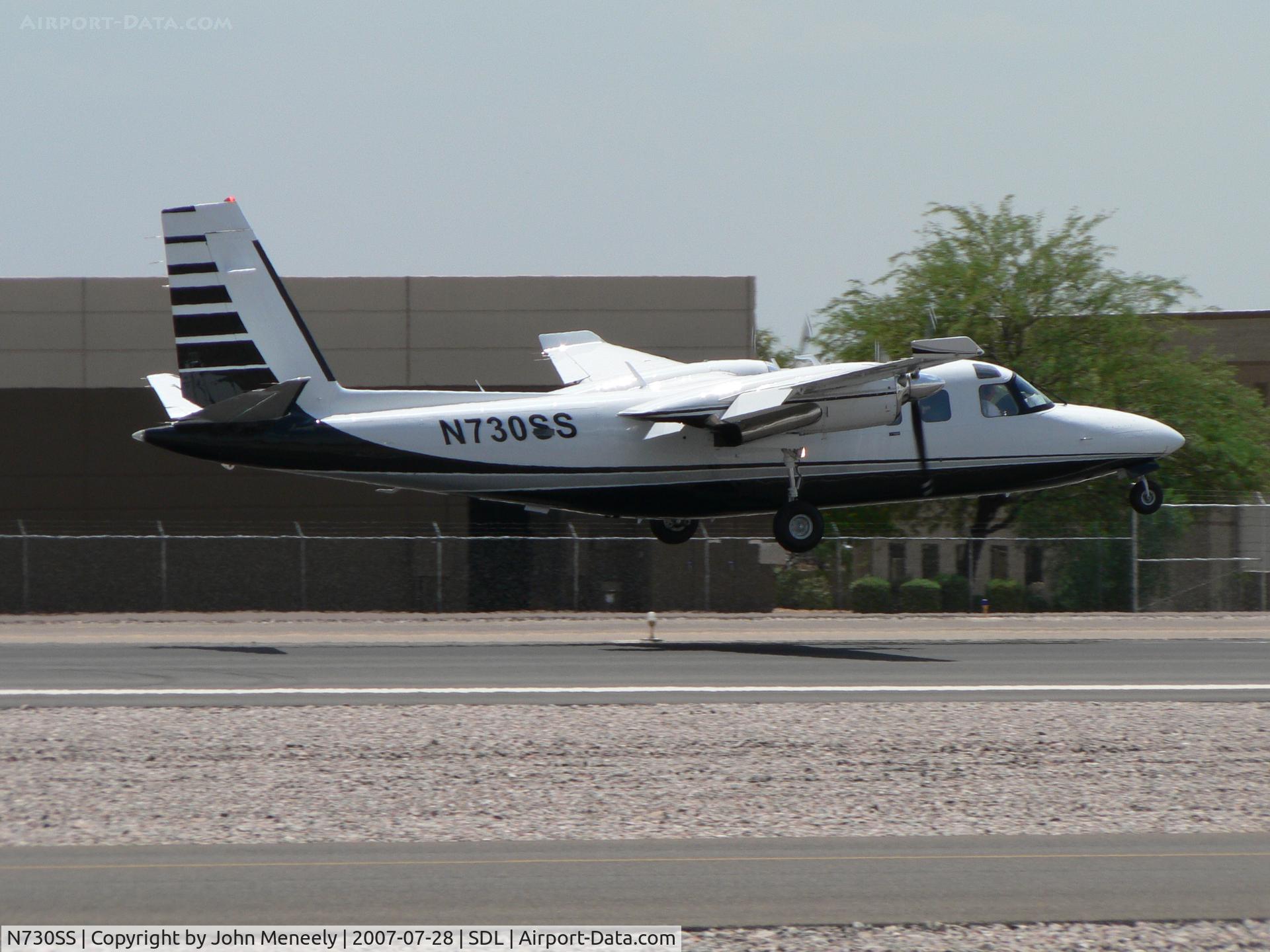 N730SS, 1977 Rockwell 690B Turbo Commander C/N 11415, Landing on 21 at SDL