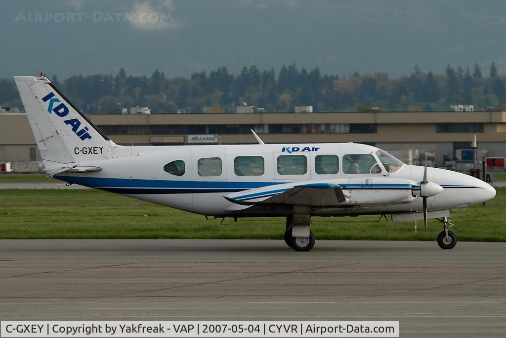 C-GXEY, 1973 Piper PA-31-350 Chieftain C/N 31-7305044, KD AIr Piper 31