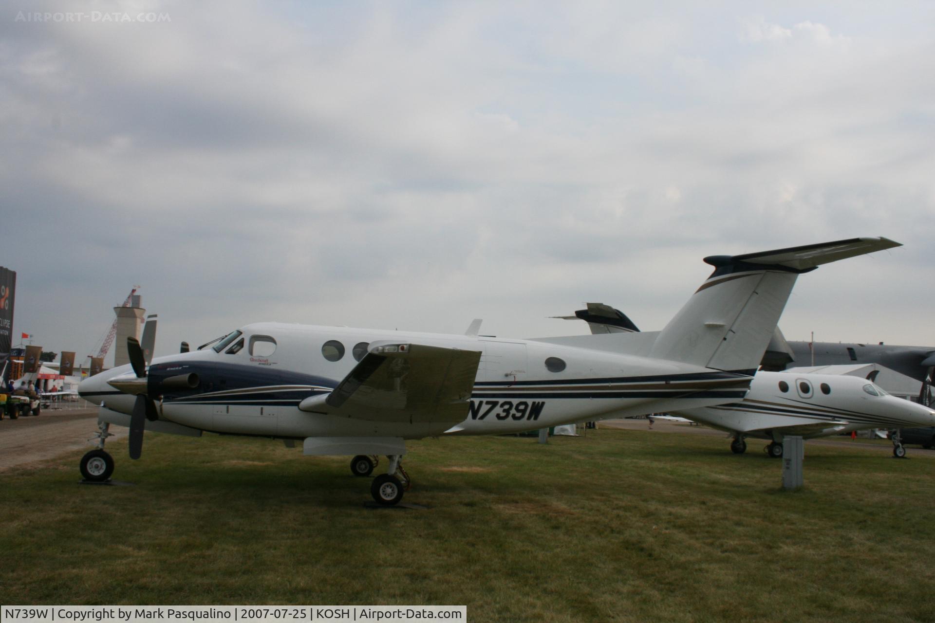 N739W, 2006 Raytheon B200 King Air C/N BB-1945, Beech B200