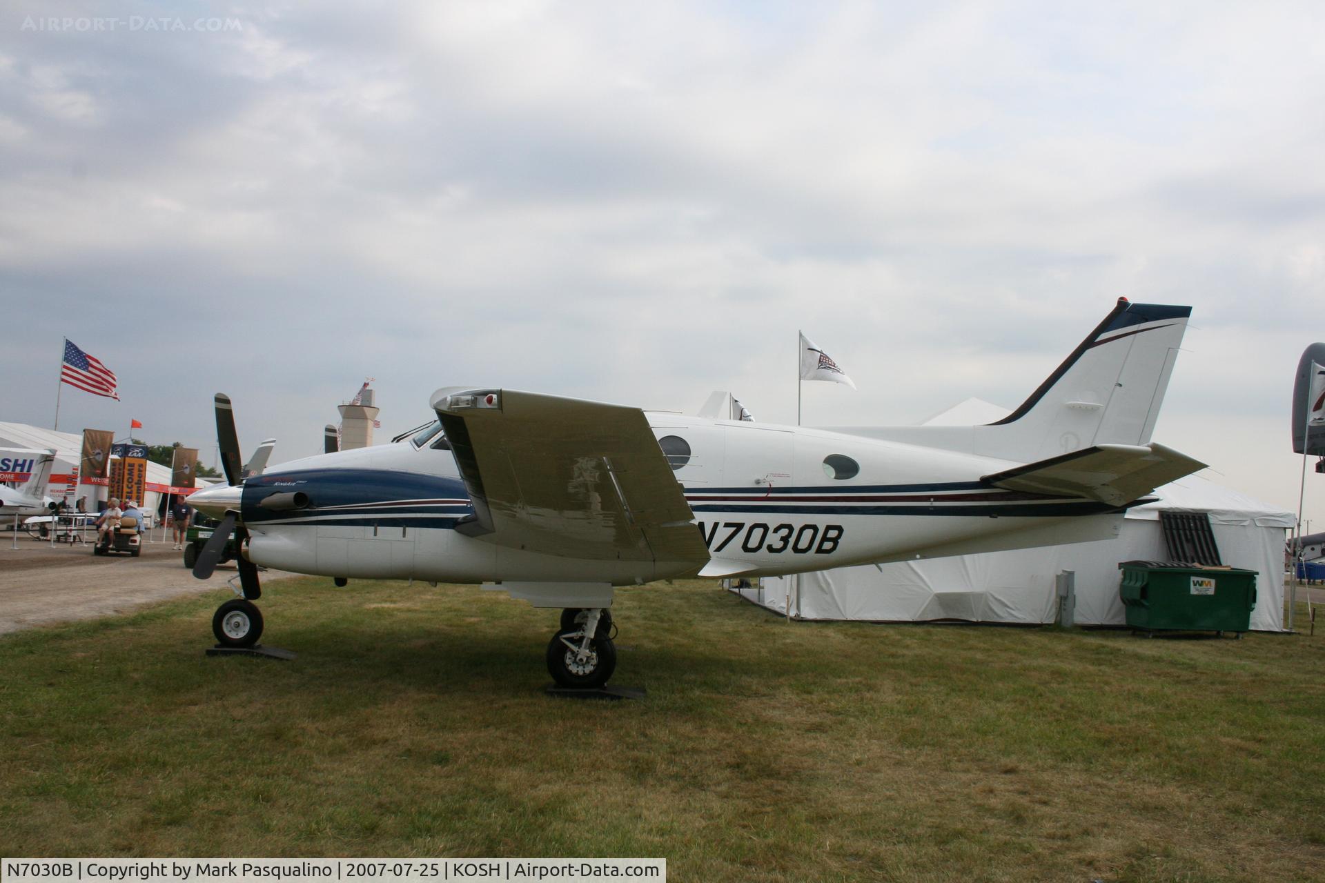 N7030B, 2007 Hawker Beechcraft C90GT C/N LJ-1830, Beech C90GT
