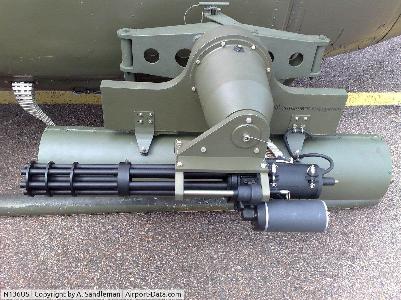 N136US, 1967 Bell UH-1E Iroquois C/N 154777, rockets y miniguns