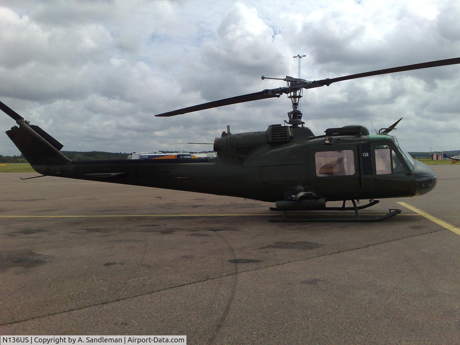 N136US, 1967 Bell UH-1E Iroquois C/N 154777, starboardviewtoo