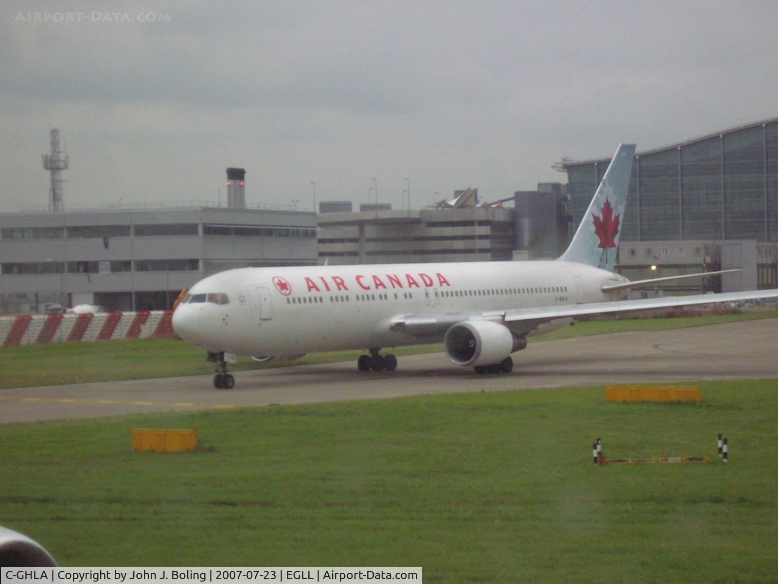 C-GHLA, 1992 Boeing 767-35H C/N 26387, Air Canada 767 holding short of runway 9R at LHR