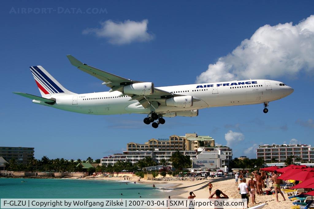 F-GLZU, 2000 Airbus A340-313X C/N 377, visitor