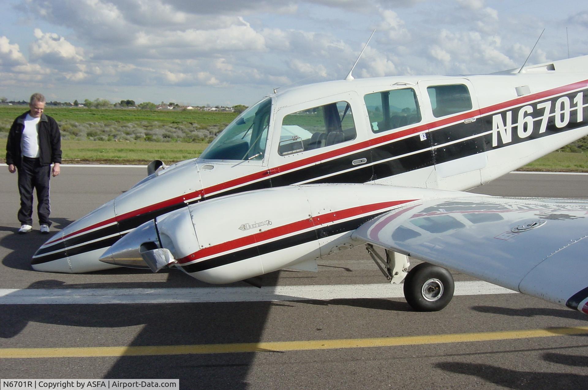 N6701R, 1980 Beech 76 Duchess C/N ME-281, Nose wheel collapse