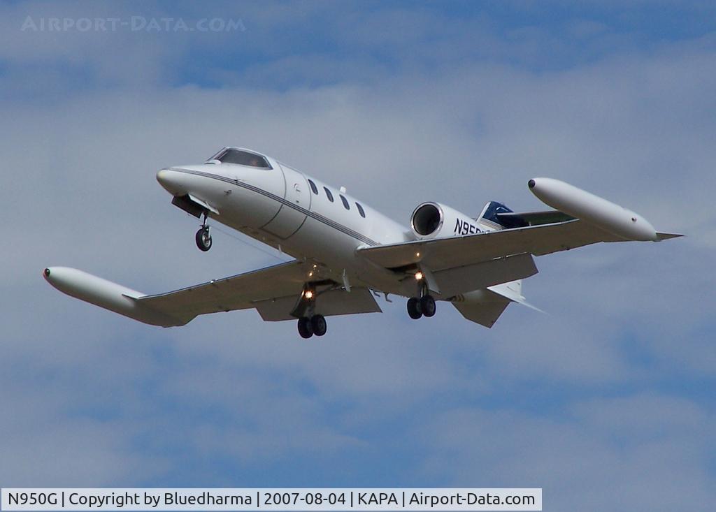 N950G, 1977 Gates Learjet 36A C/N 032, Landing on 17L