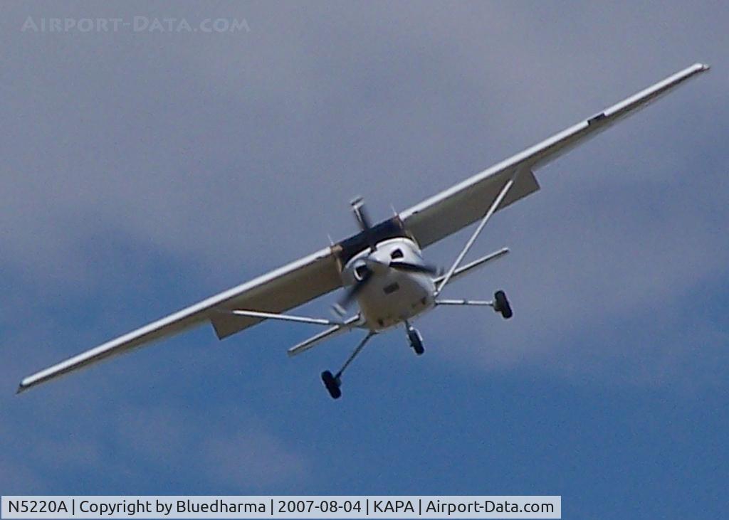 N5220A, 2002 Cessna 182T Skylane C/N 18281149, Landing 17L
