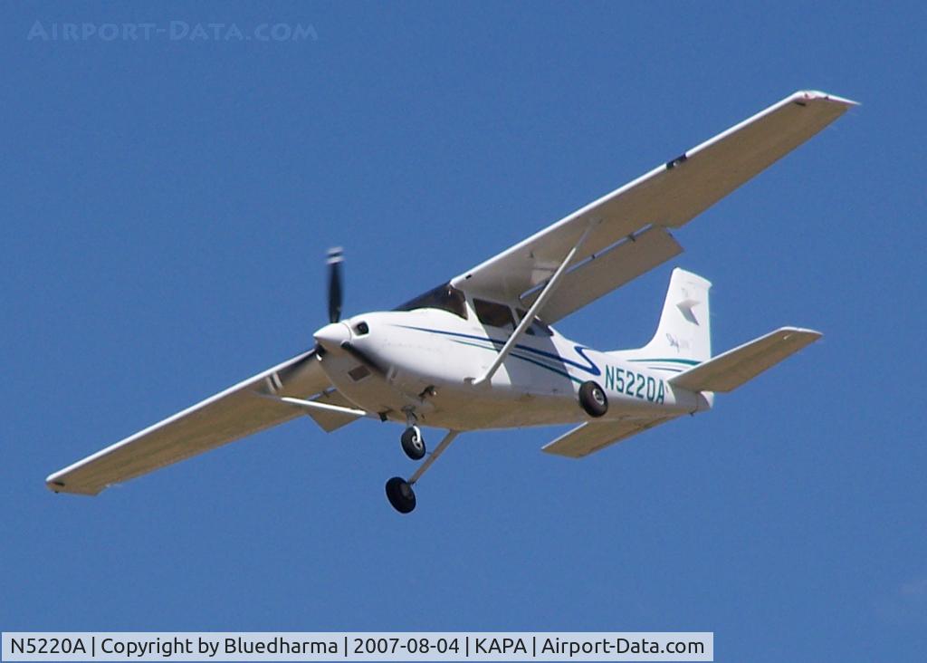 N5220A, 2002 Cessna 182T Skylane C/N 18281149, Landing 17L
