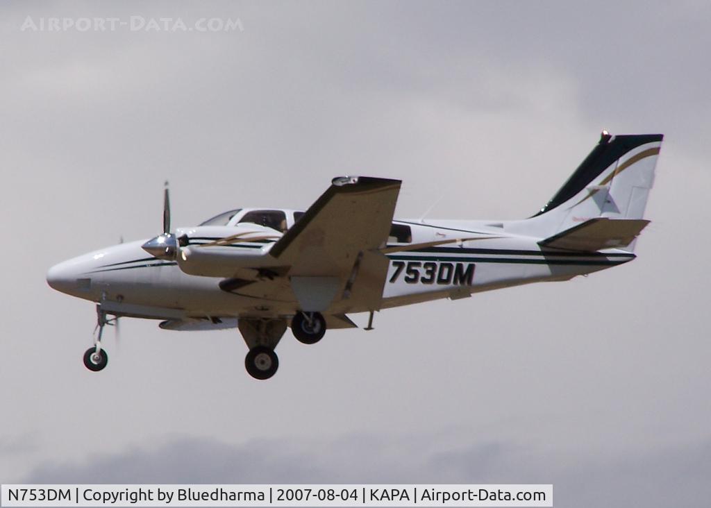 N753DM, 2002 Raytheon Aircraft Company 58 C/N TH-2047, Landing on 17L
