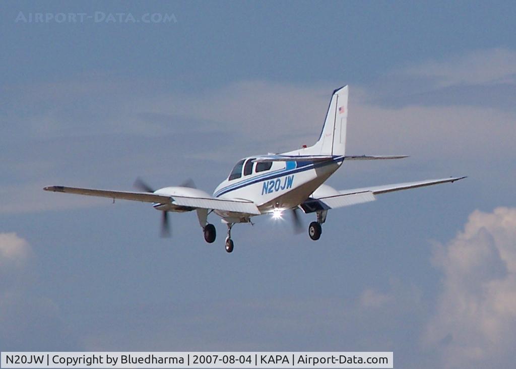 N20JW, 1962 Beech 95-A55 Baron C/N TC-258, Landing 17L