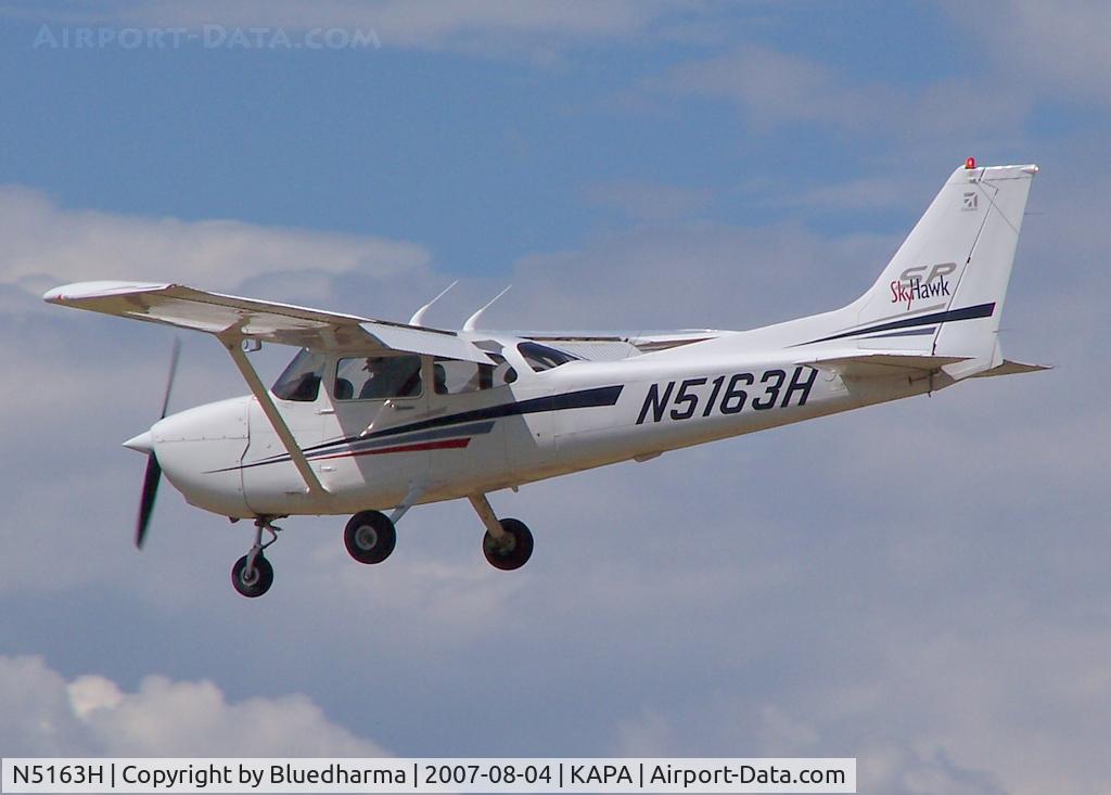 N5163H, 2001 Cessna 172S C/N 172S8933, Approach on 17L