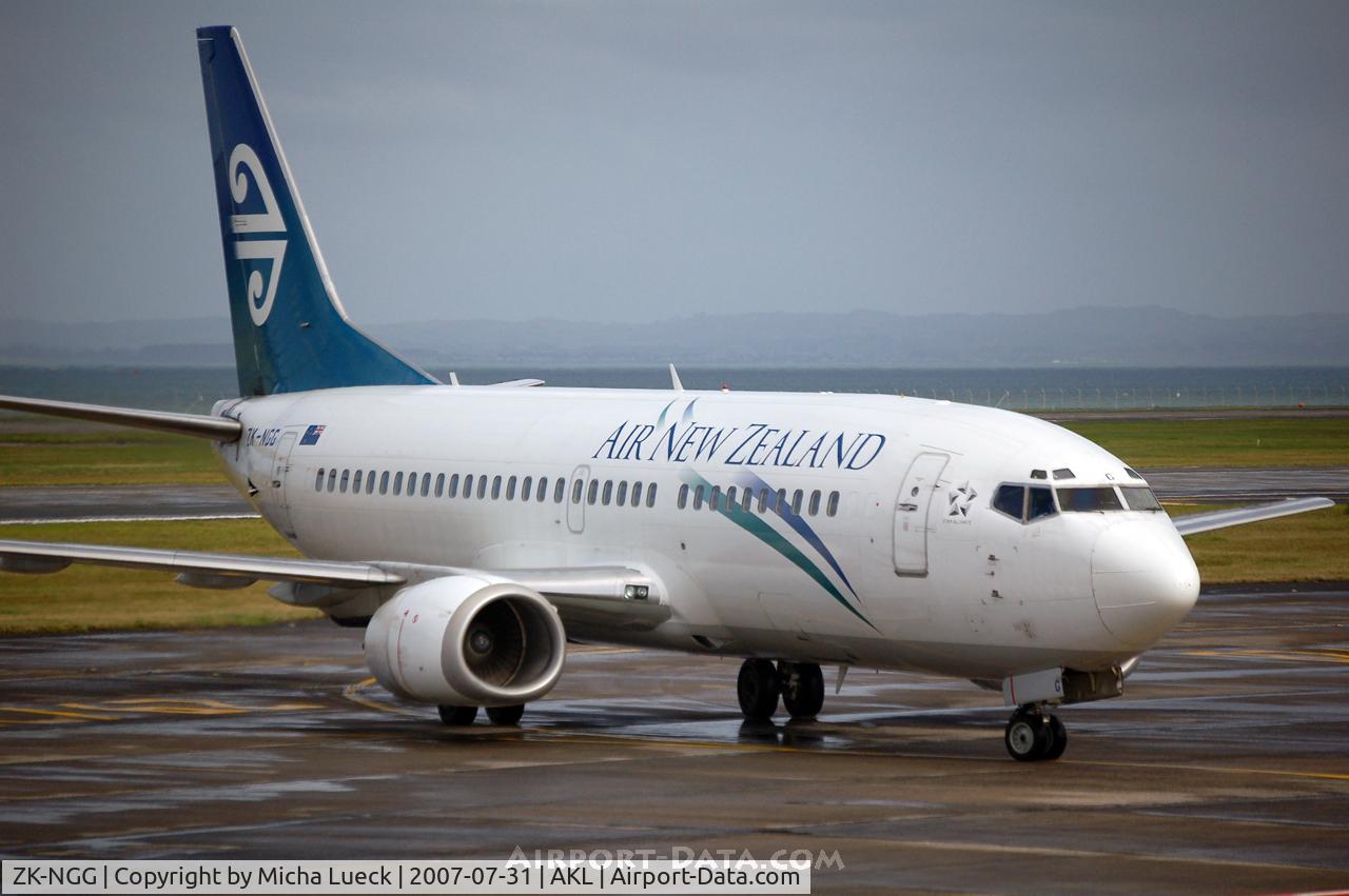 ZK-NGG, 1999 Boeing 737-319 C/N 25606, Arriving in Auckland