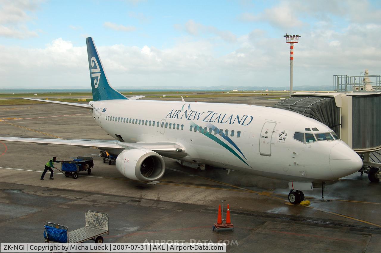 ZK-NGI, 1999 Boeing 737-319 C/N 25608, At Auckland's domestic terminal