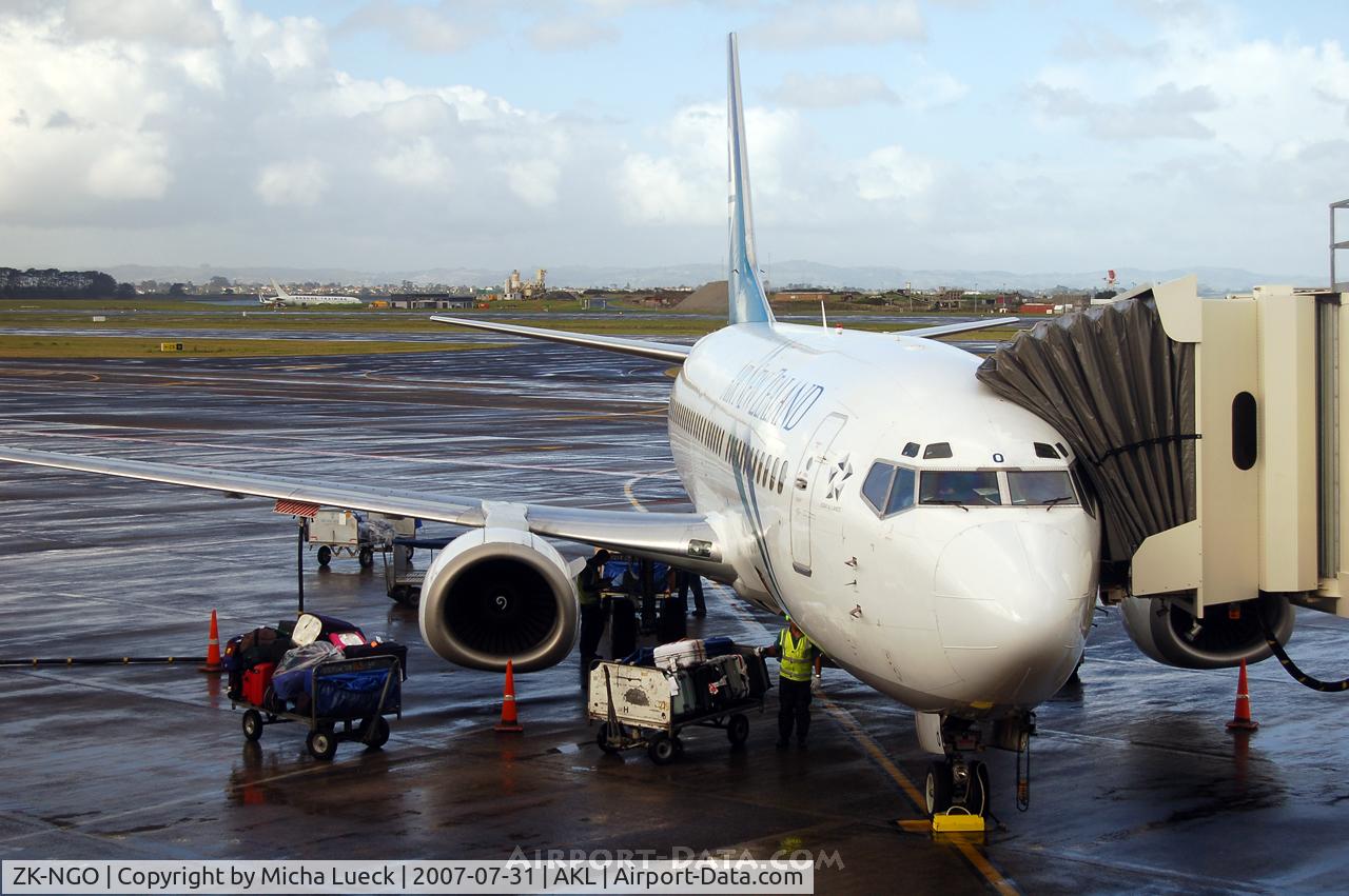 ZK-NGO, 1997 Boeing 737-37Q C/N 28548, At Auckland's domestic terminal