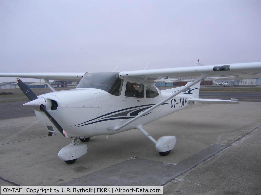 OY-TAF, 2005 Cessna 172S C/N 172S9802, TAF at fuel stand at Roskilde (EKRK)