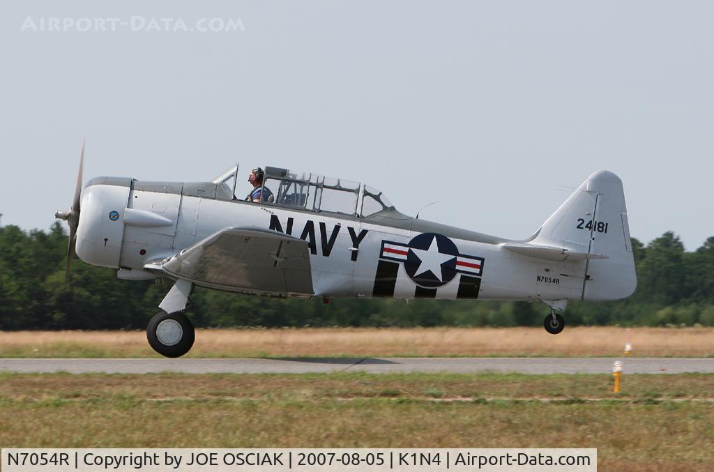 N7054R, 1943 North American AT-6C Texan C/N 88-112429, Taking off at Woodbine, N.J.