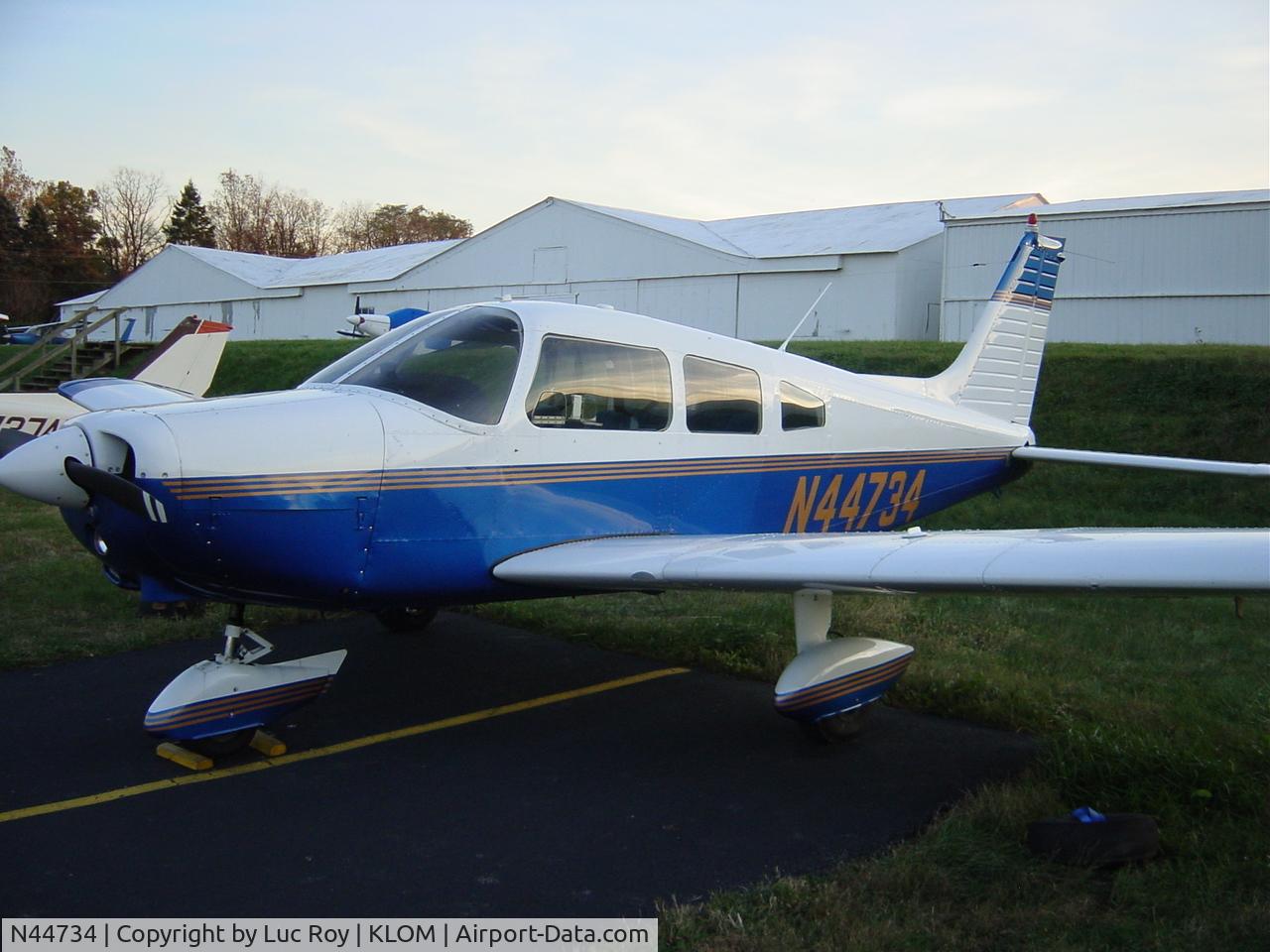 N44734, 1974 Piper PA-28-151 C/N 28-7515019, Airplane outside