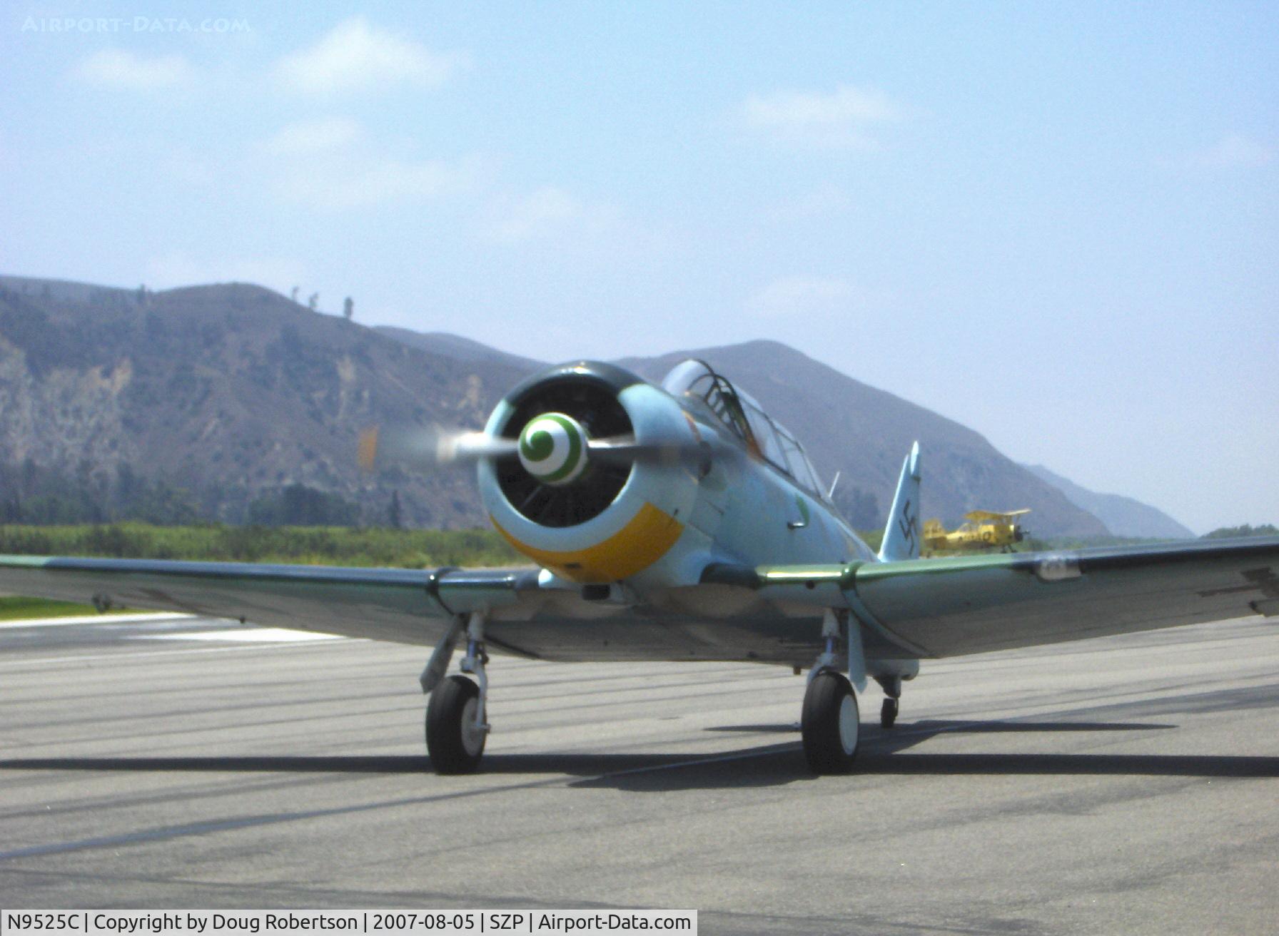 N9525C, North American AT-6C Texan C/N 88-12407, North American AT-6C TEXAN of The Condor Squadron, P&W R-1340 600 Hp, taxi