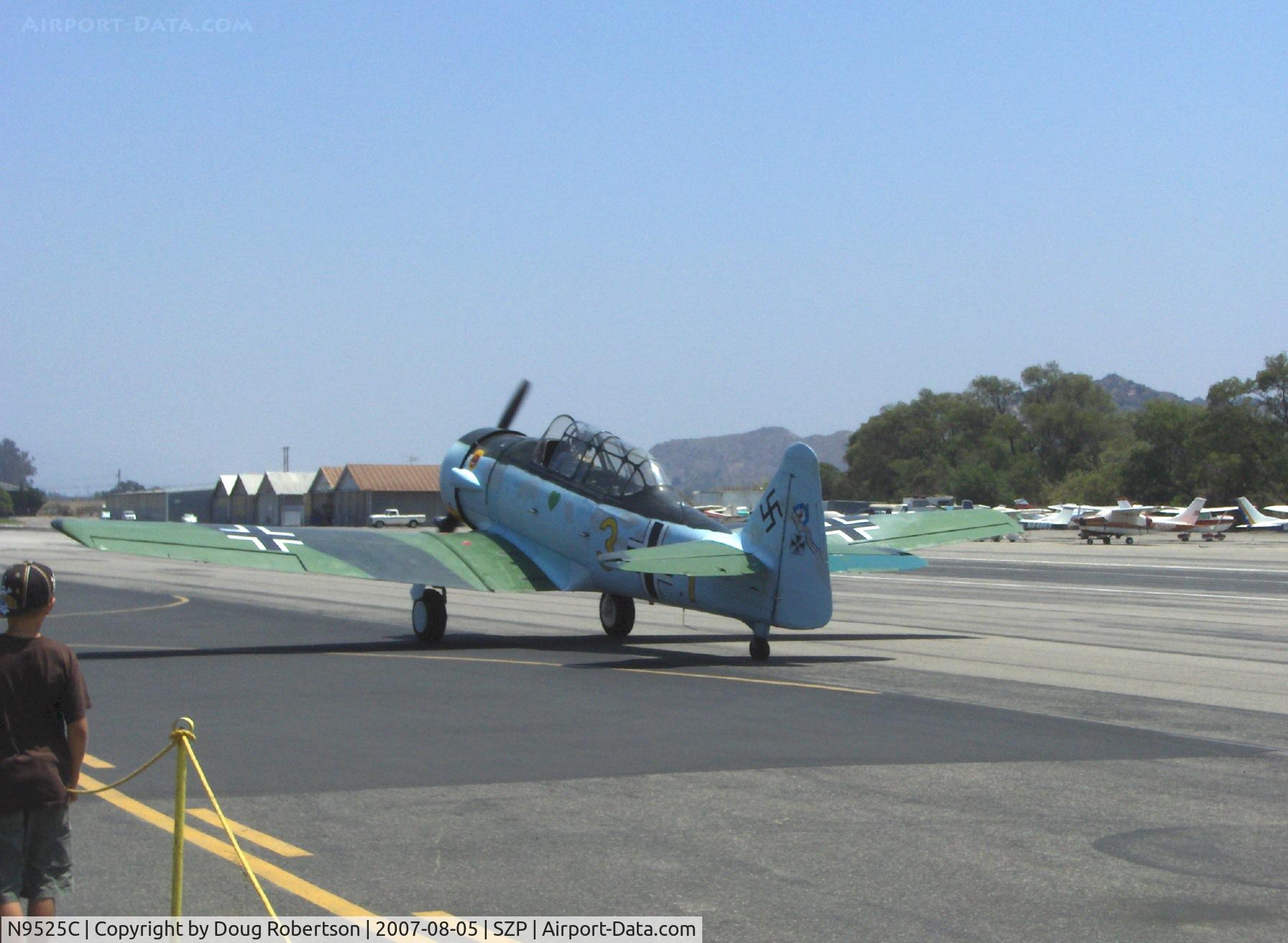N9525C, North American AT-6C Texan C/N 88-12407, North American AT-6C TEXAN of The Condor Squadron, P&W R-1340 600 Hp, taxi