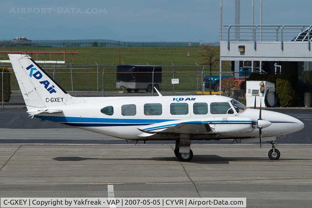 C-GXEY, 1973 Piper PA-31-350 Chieftain C/N 31-7305044, KD Air Piper 31