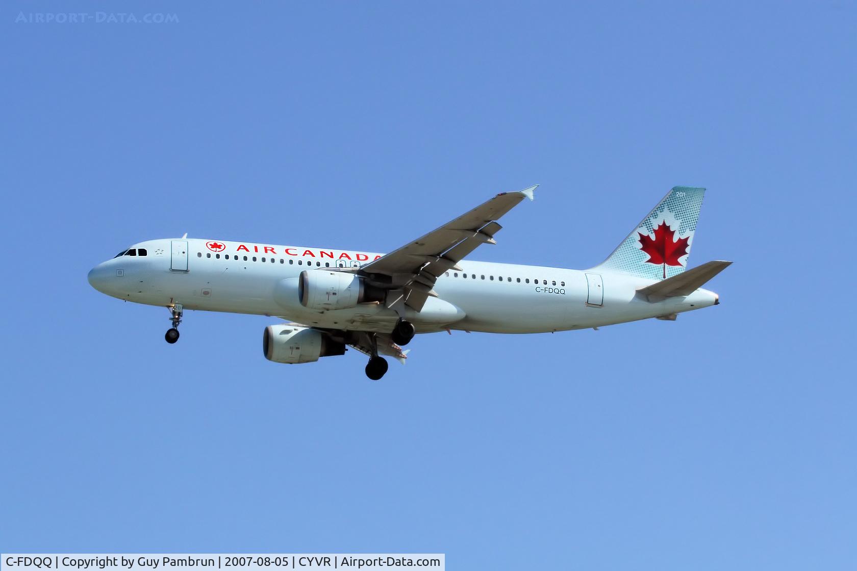 C-FDQQ, 1990 Airbus A320-211 C/N 059, About to touch down