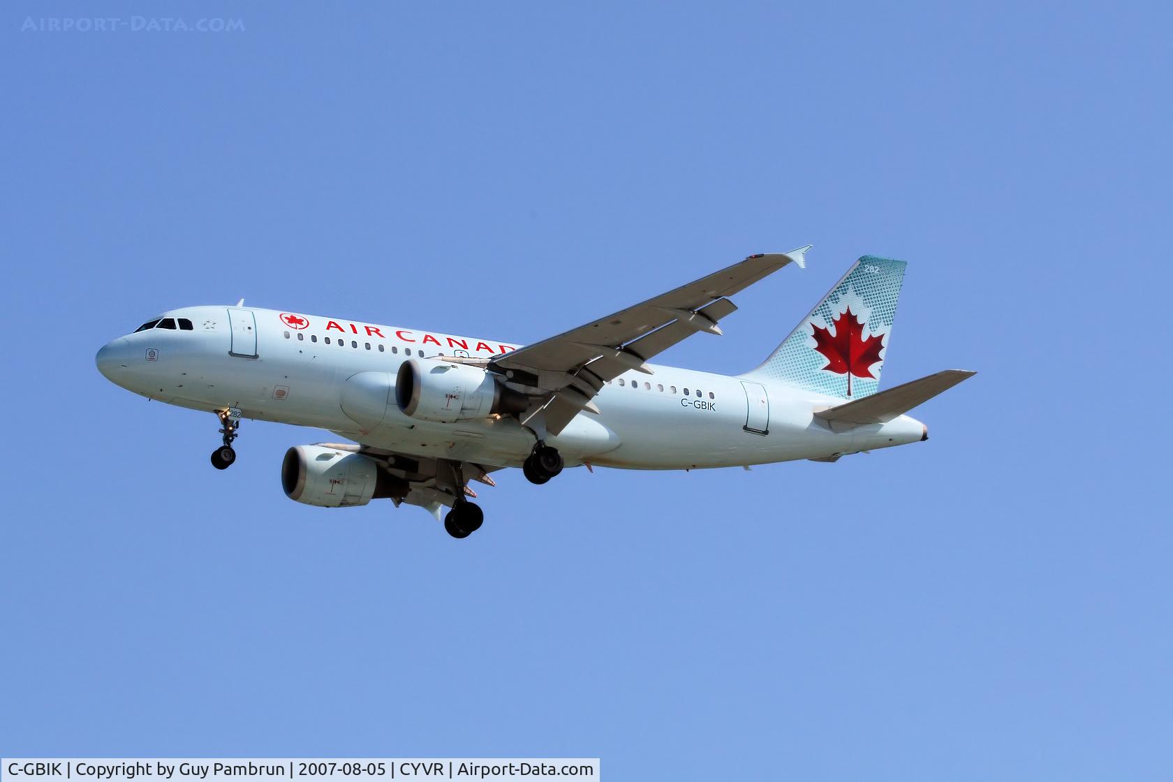 C-GBIK, 1998 Airbus A319-114 C/N 831, About to touch down