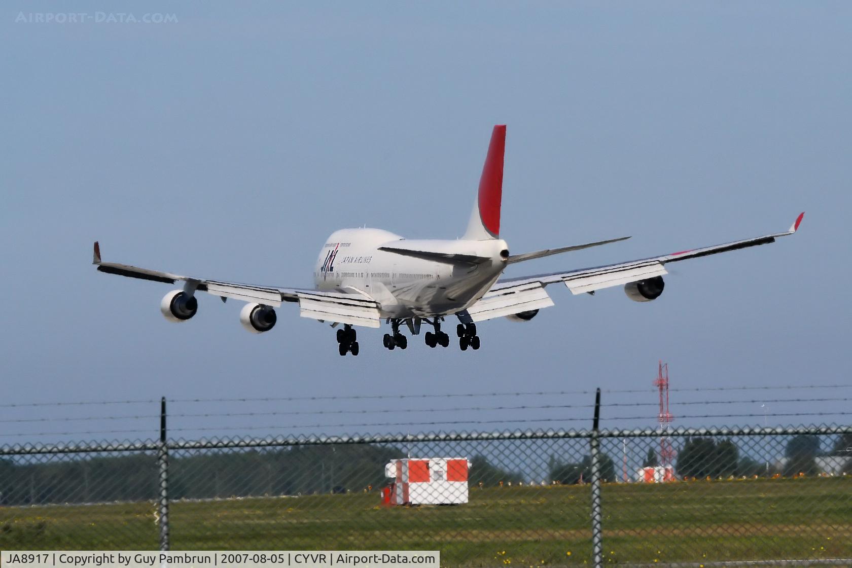 JA8917, 1999 Boeing 747-446 C/N 29899, About to touch down