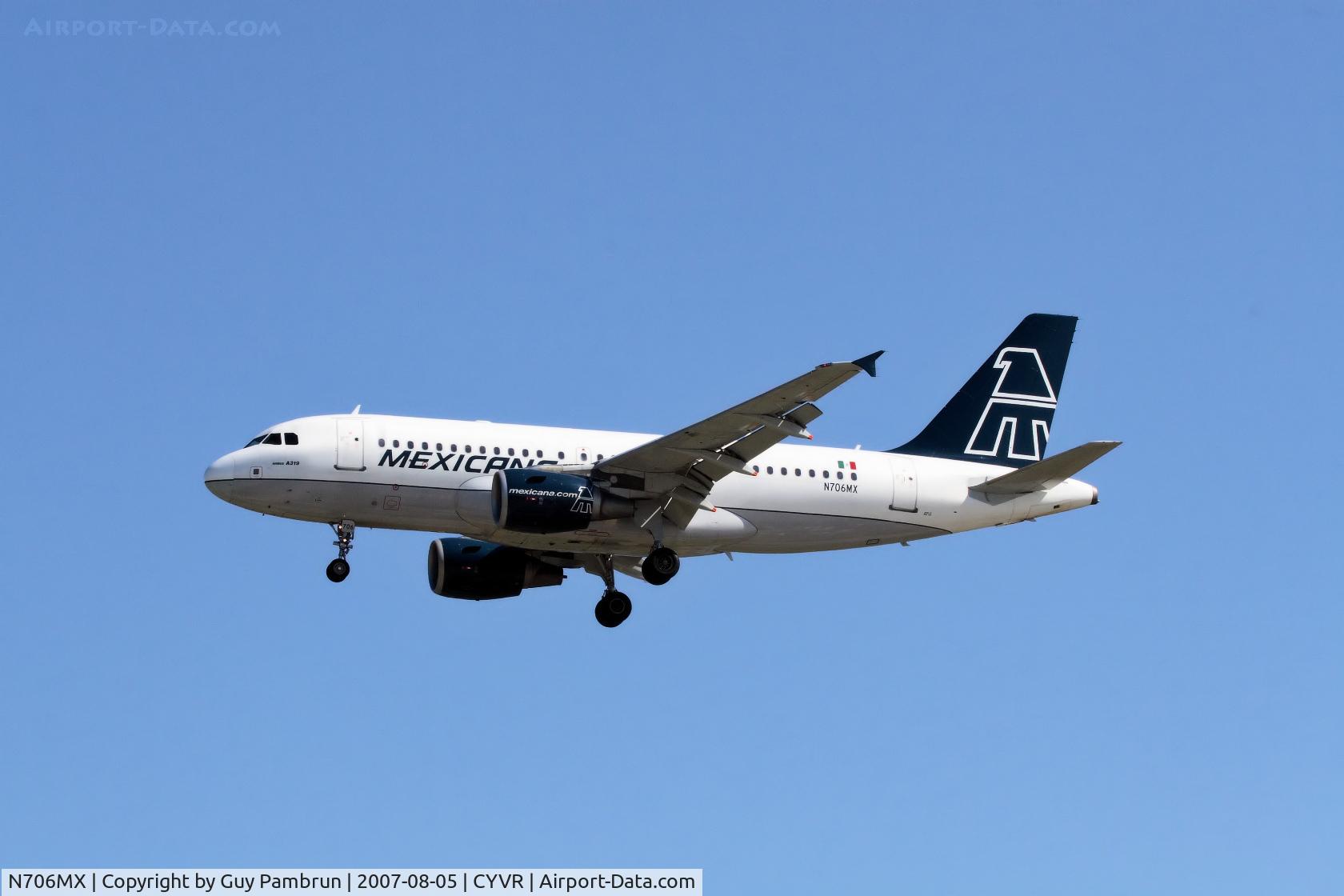 N706MX, 2002 Airbus A319-112 C/N 1706, About to touch down