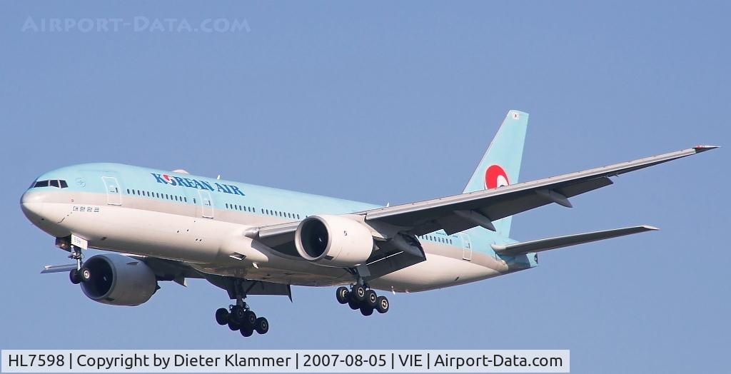 HL7598, 1988 Boeing 777-2B5/ER C/N 27949, Korean Air Boeing 777 on finale off RWY 34