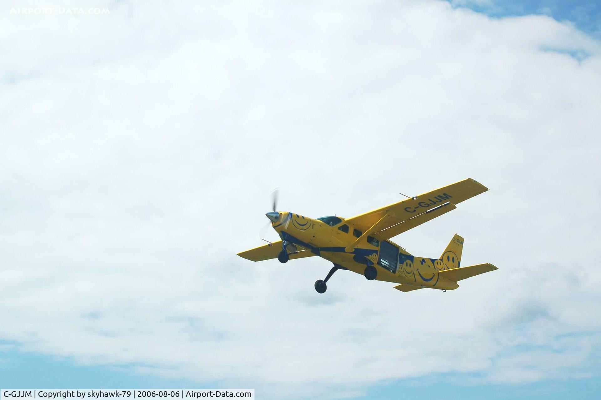 C-GJJM, 1985 Cessna 208 Caravan I C/N 20800029, Atmosphair St-Jean-Chrysostome airport, parachute jumping