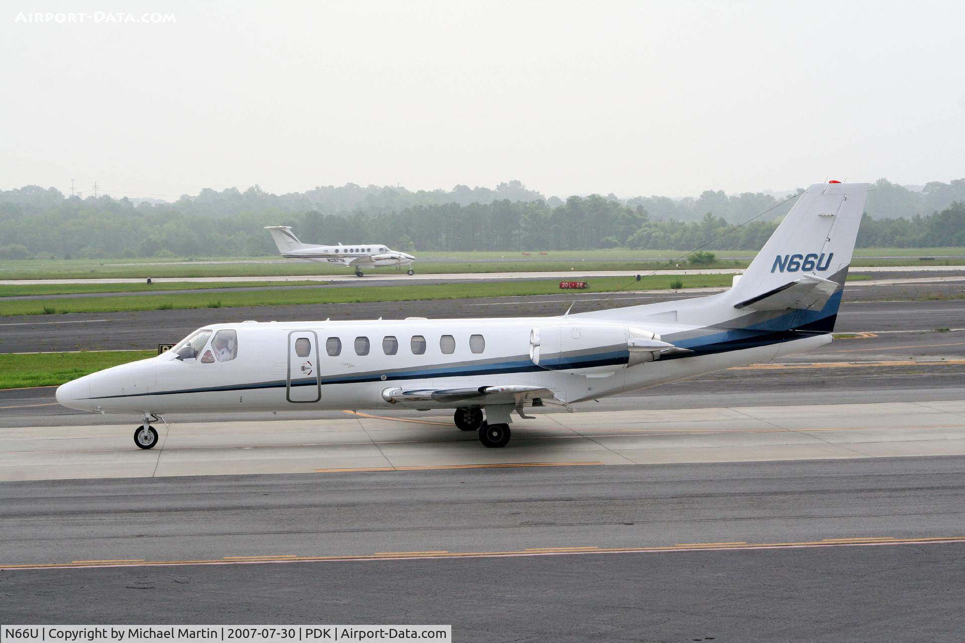 N66U, 1998 Cessna 560 C/N 560-0489, Taxing to Epps Air Service