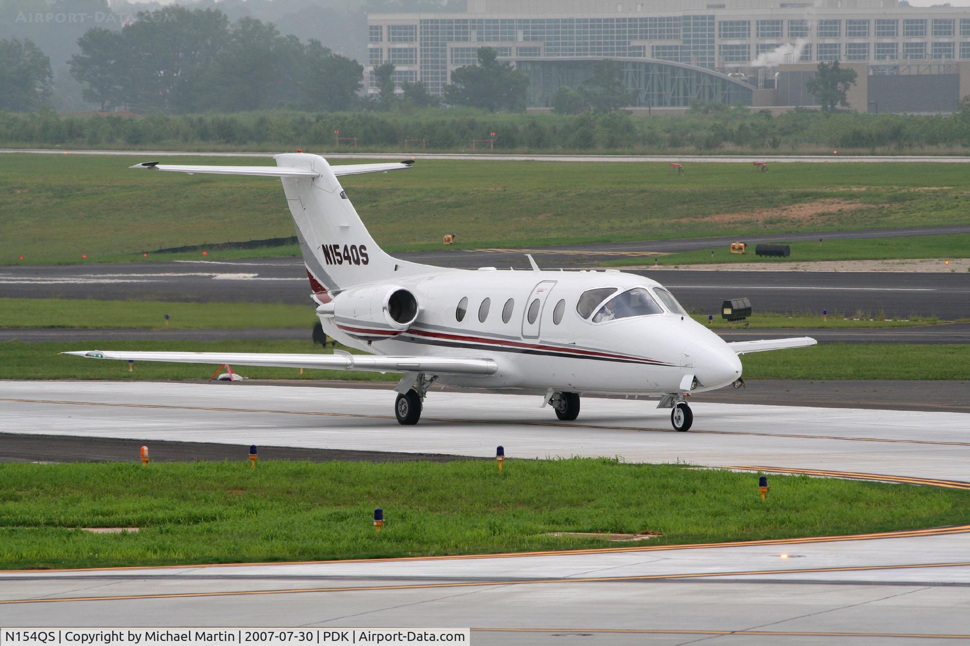 N154QS, 2007 Raytheon Aircraft Company 400A C/N RK-509, Taxing to Runway 2R