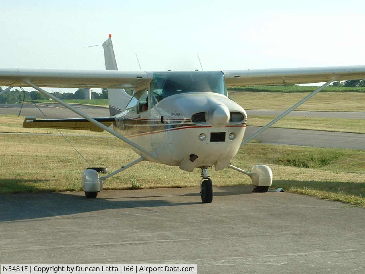 N5481E, Cessna 182R Skylane C/N 18268325, Preflight warmup
