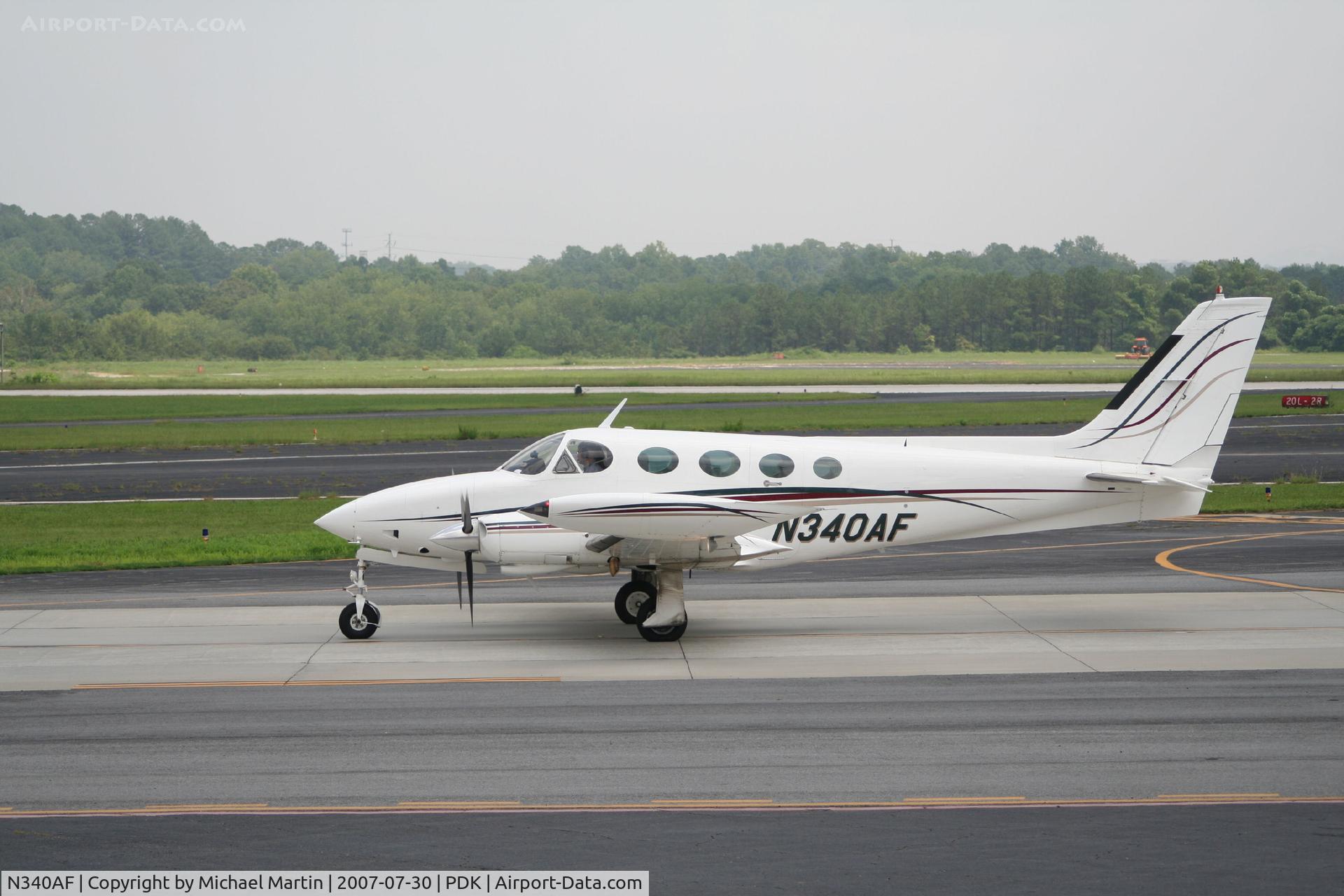 N340AF, 1984 Cessna 340A C/N 340A1809, Taxing to Epps Air Service