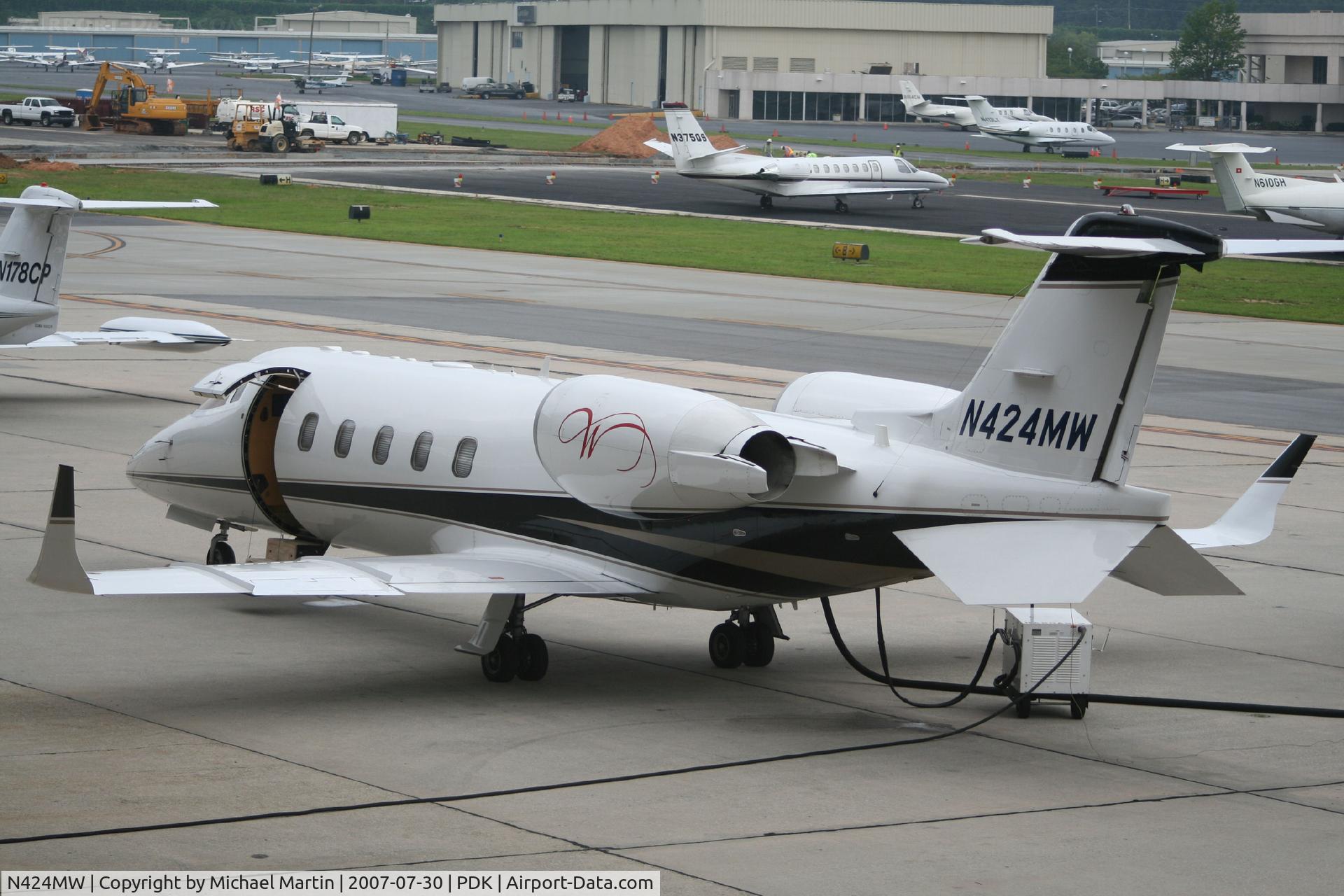 N424MW, 1999 Learjet Inc 60 C/N 171, Tied down @ Epps Air Service