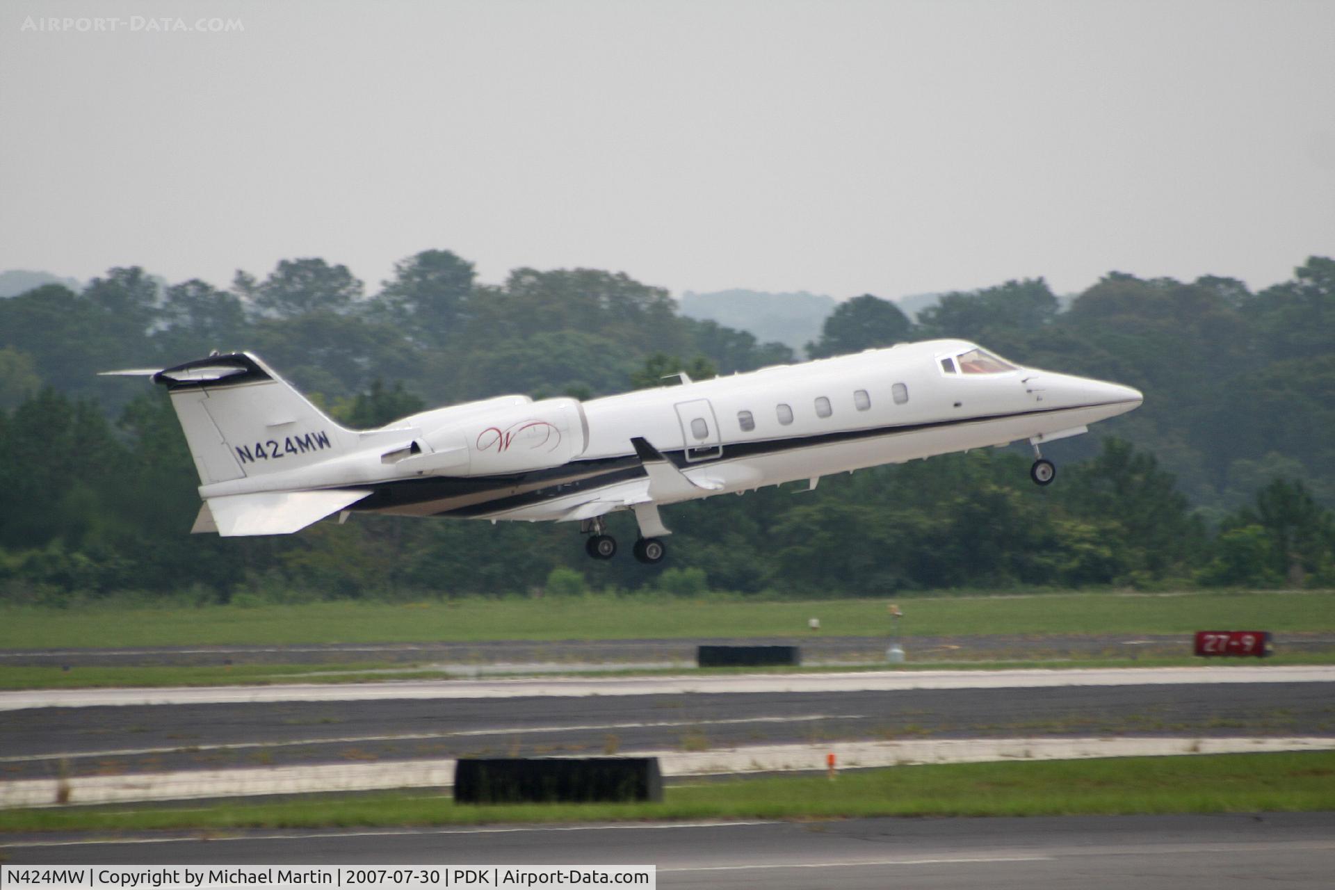 N424MW, 1999 Learjet Inc 60 C/N 171, Departing PDK for parts unknown!