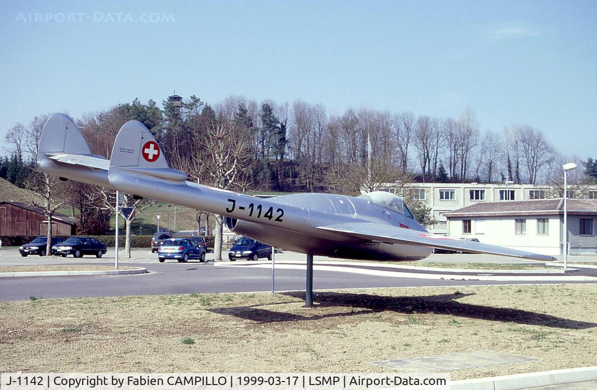 J-1142, De Havilland (FFA) Vampire FB.6 (DH-100) C/N 651, Vampire FB-6 651