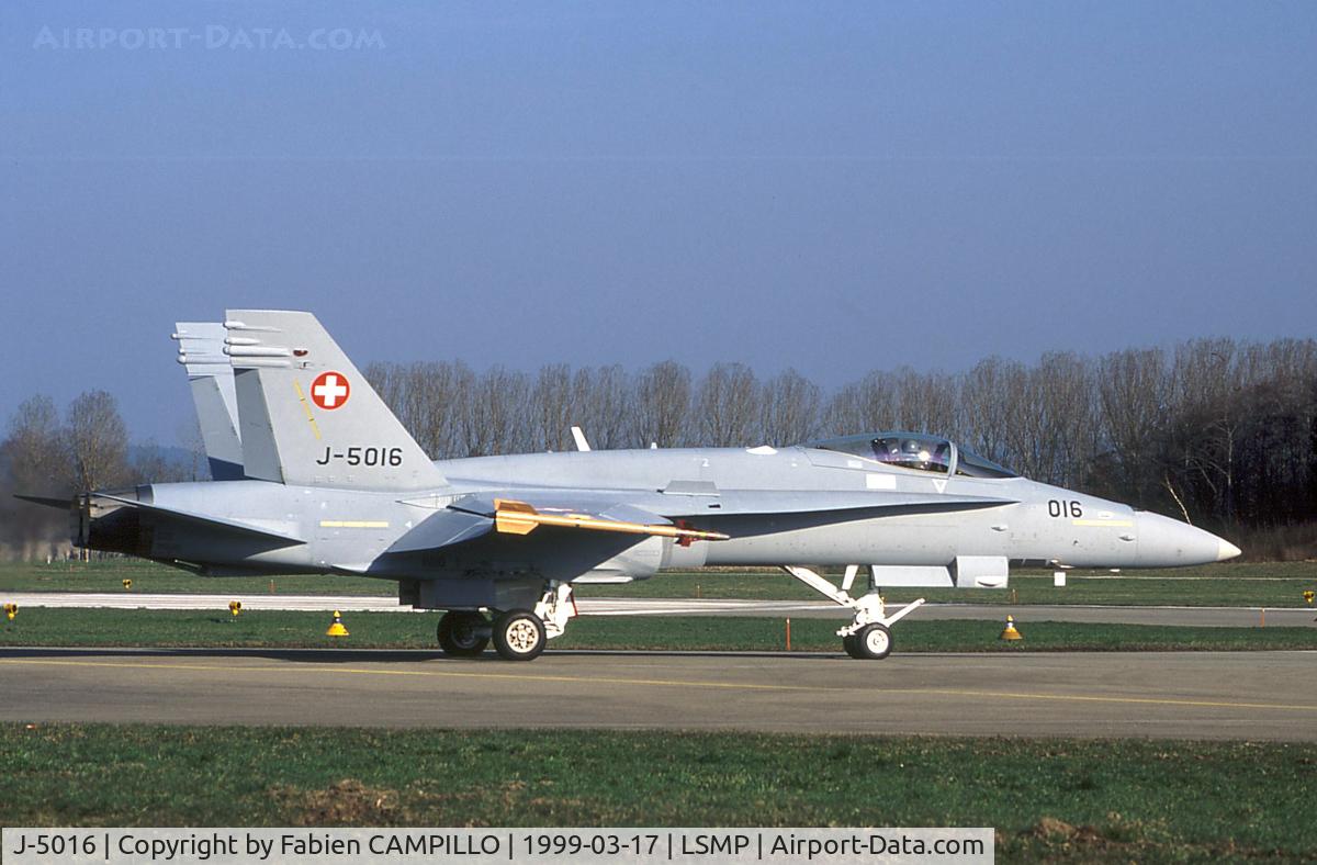 J-5016, 2001 McDonnell Douglas F/A-18C Hornet C/N 1363, F-18C Hornet SFC10-1363