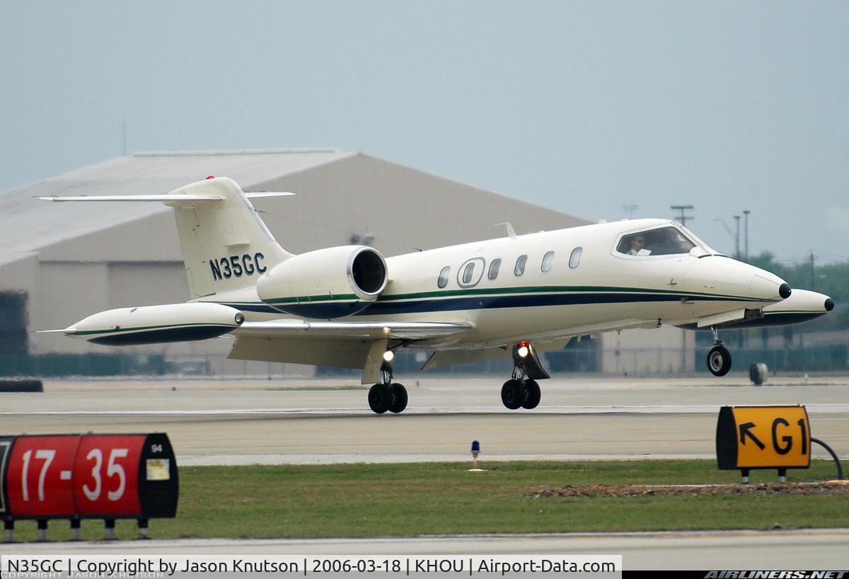 N35GC, 1979 Gates Learjet 35A C/N 266, Landing Runway 17