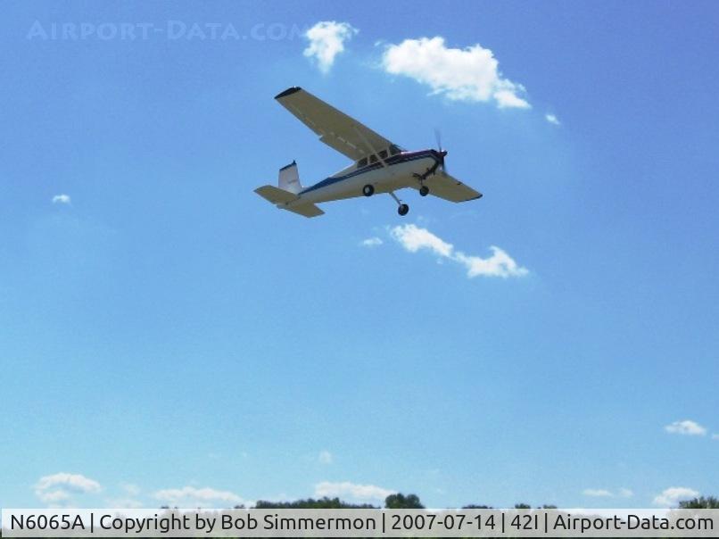 N6065A, 1956 Cessna 172 C/N 28665, Departing Zanesville, OH