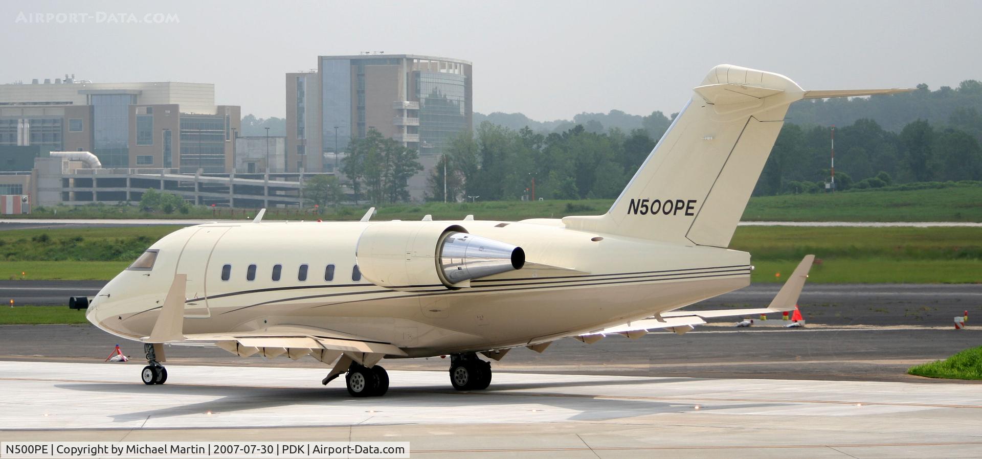 N500PE, 1999 Bombardier Challenger 604 (CL-600-2B16) C/N 5440, Taxing to Runway 20L