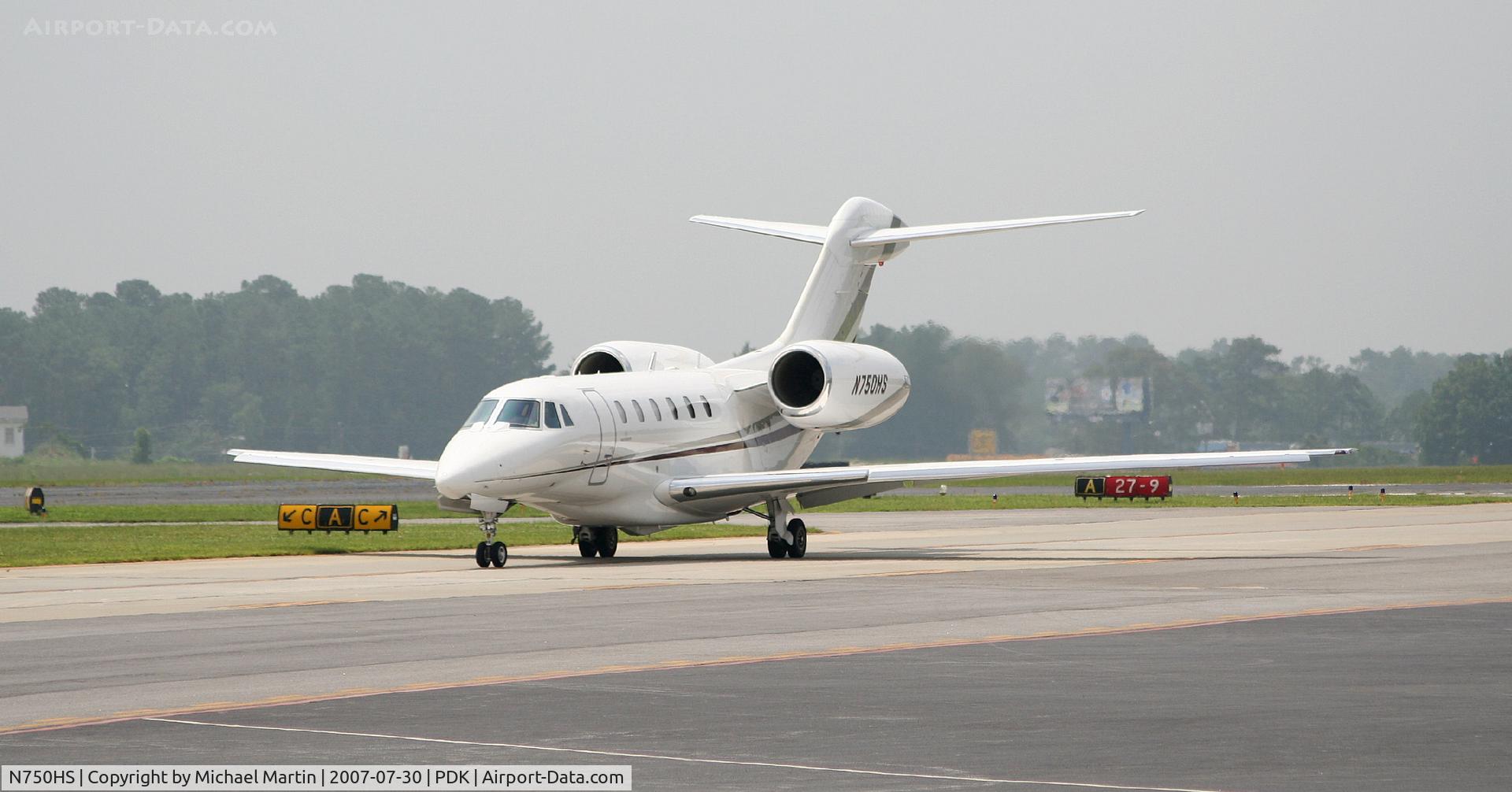 N750HS, 2000 Cessna 750 Citation X C/N 750-0103, Taxing to Runway 20L